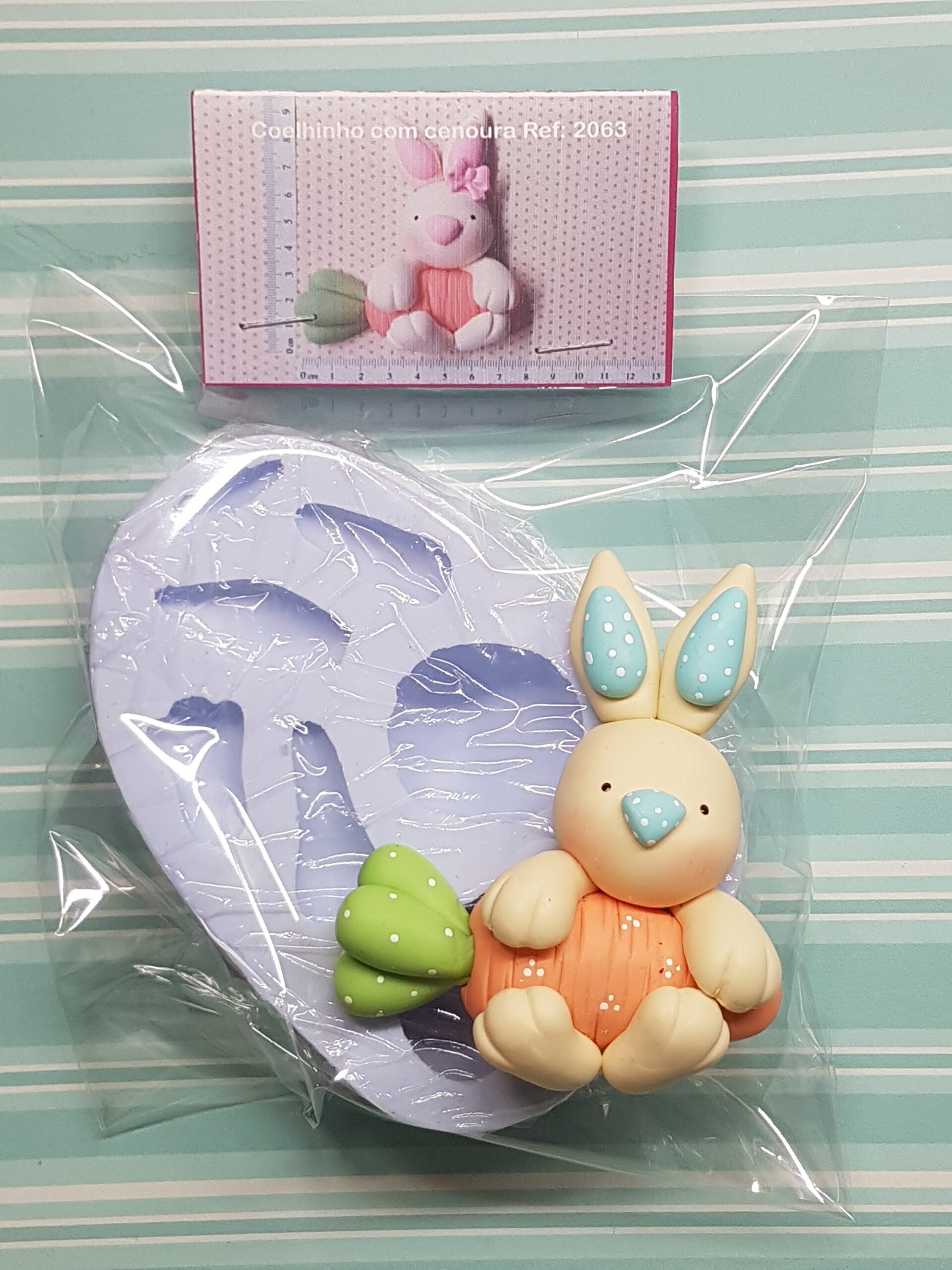 2063 Coelhinho com cenoura Pascoa