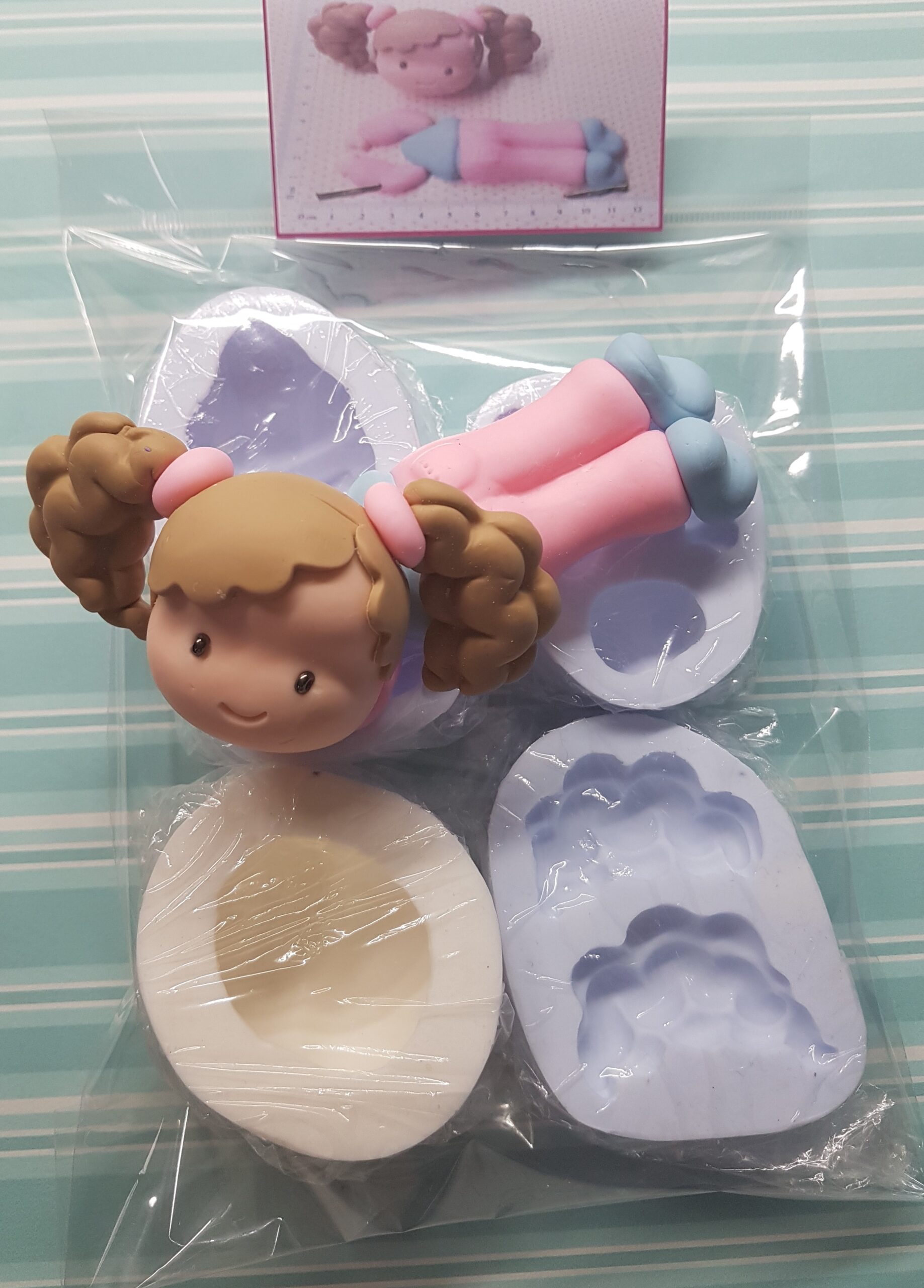 2103 Boneca - 4 moldes