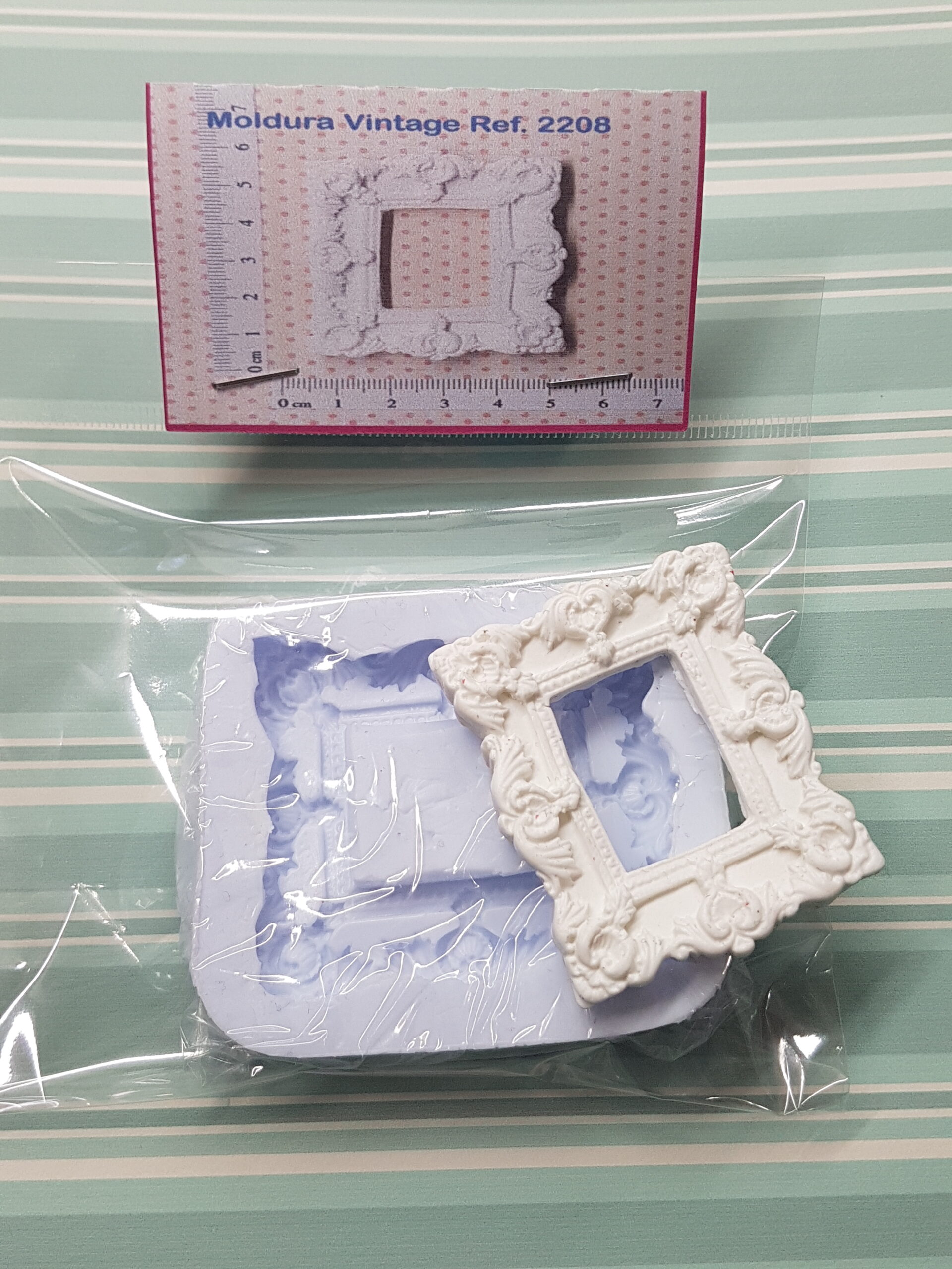 2208 Moldura Vintage