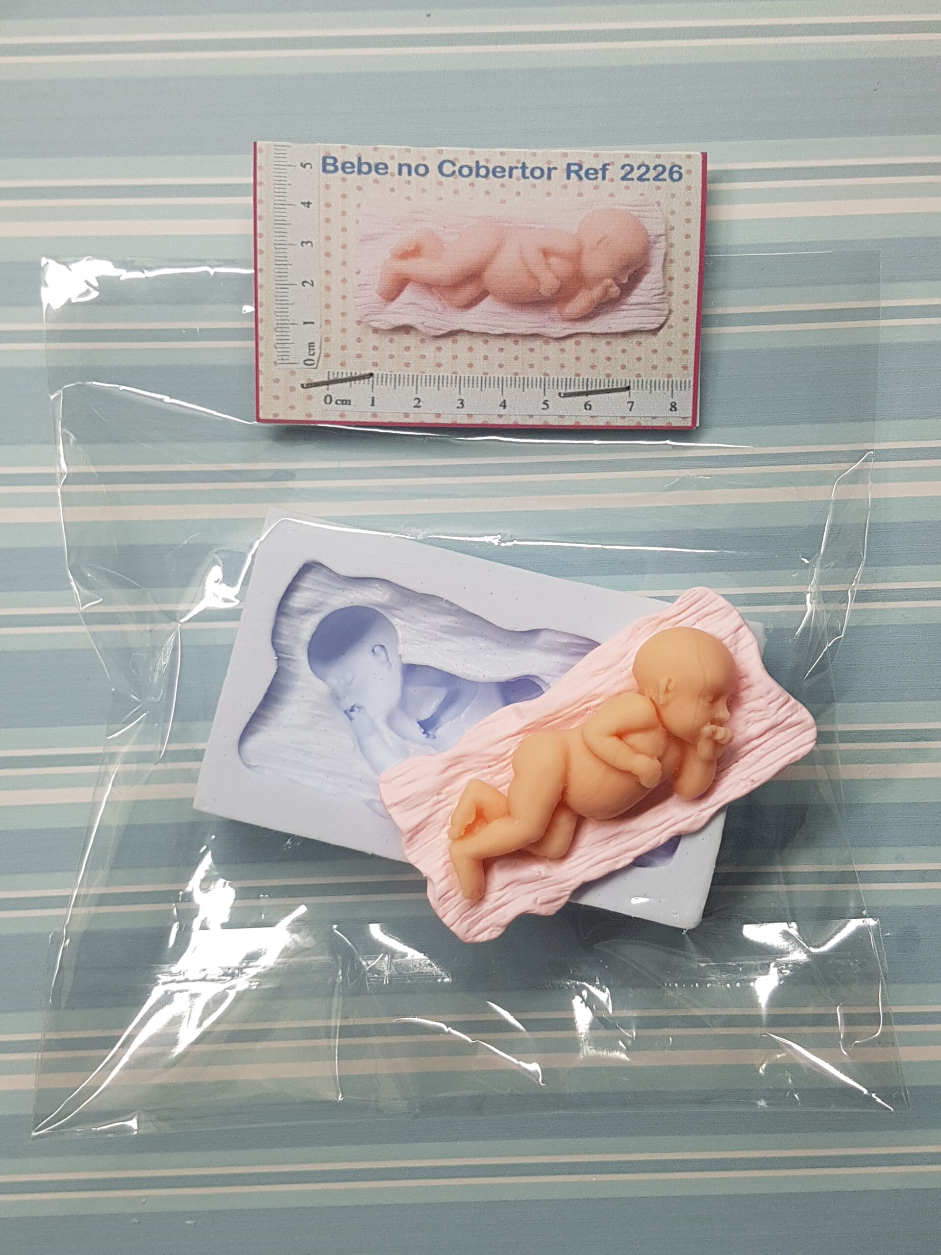 2226 Bebe no cobertor