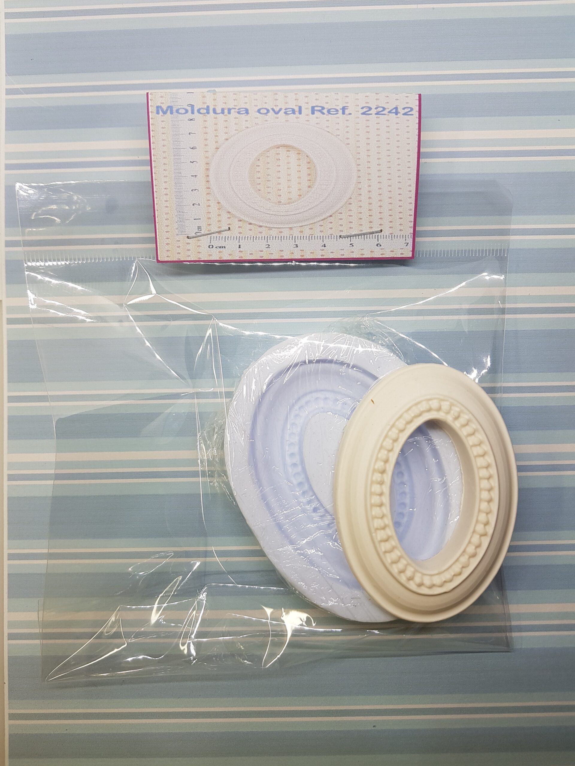 2242 Moldura oval