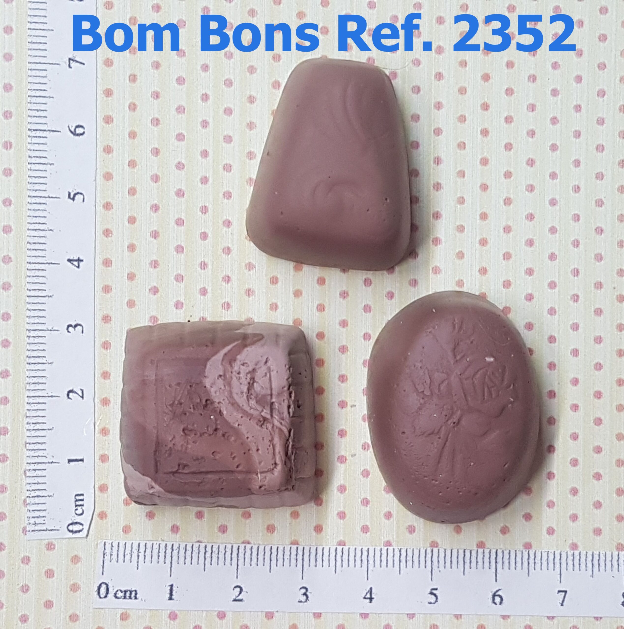 2352 Bom Bons