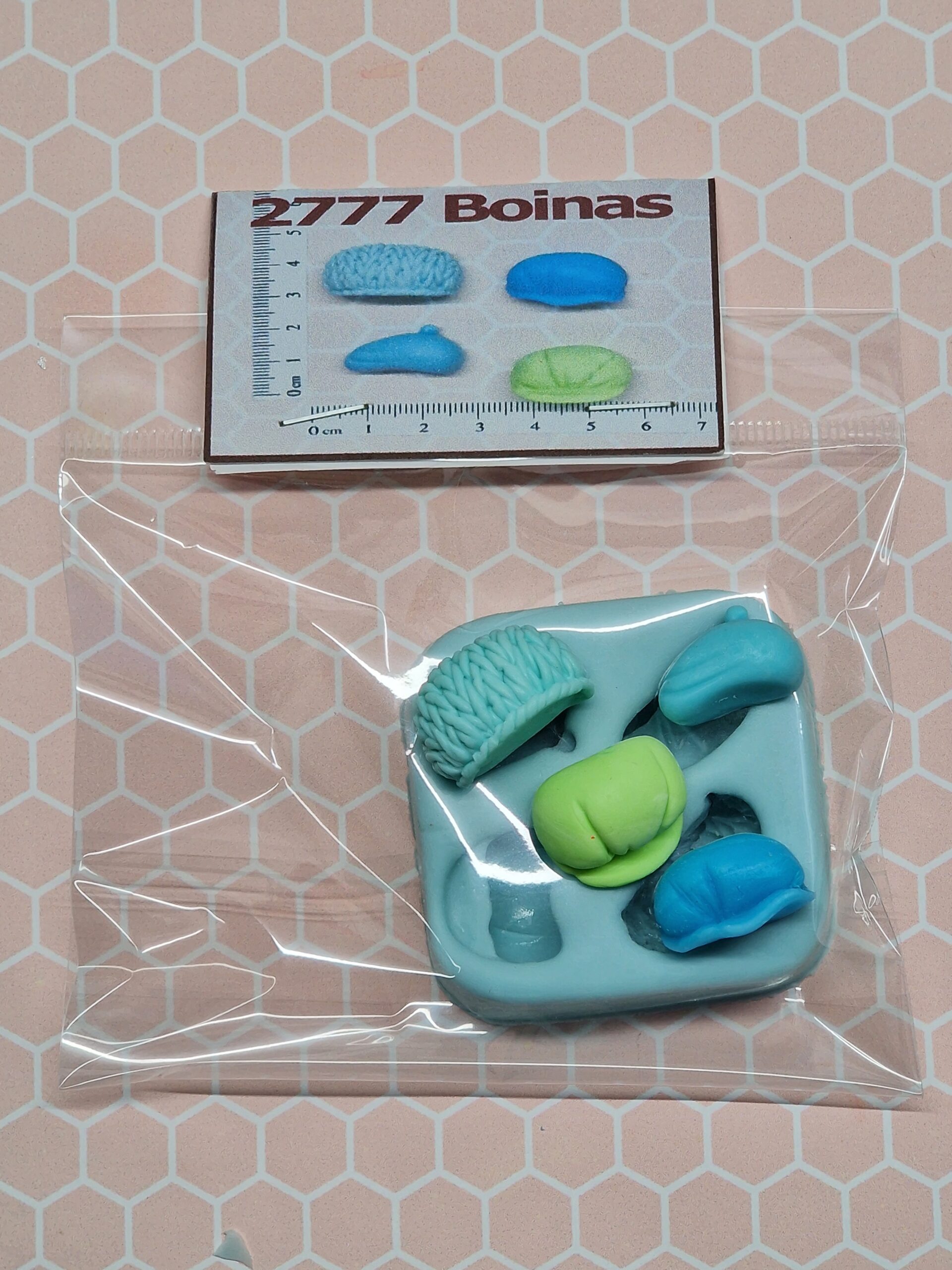 2777 Boinas (2)